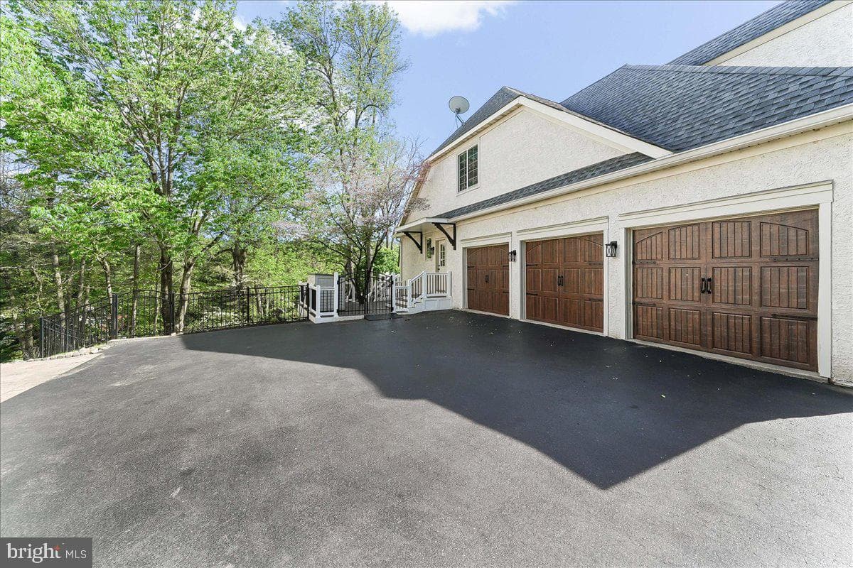3507 Runnymeade Drive photo 61