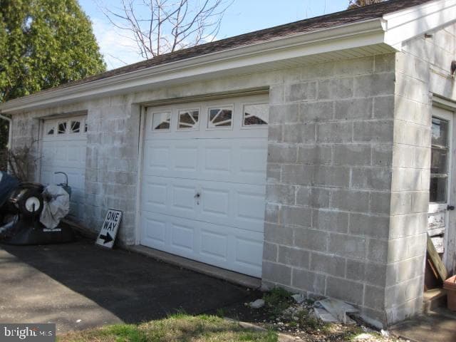 1025 Scott Avenue photo 3