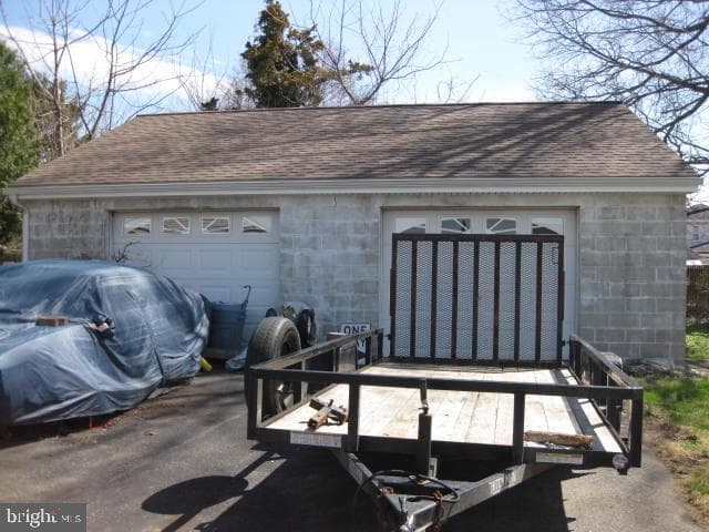 1025 Scott Avenue photo 4