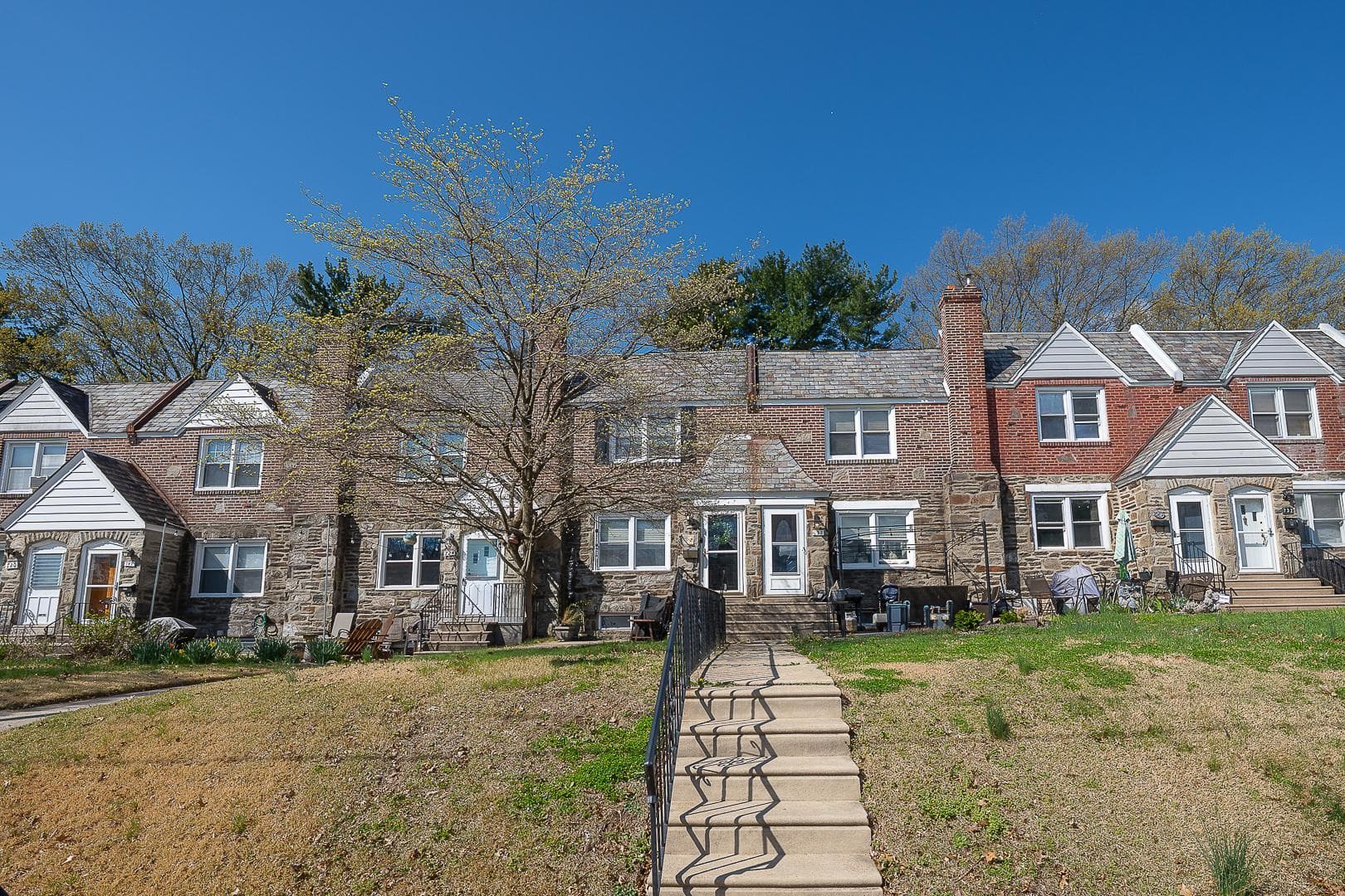 726 Fairfax Road photo 2