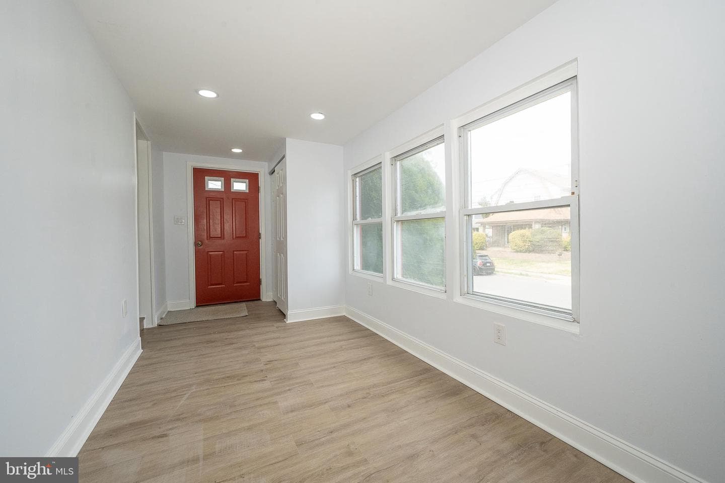 828 Mason Avenue photo 17