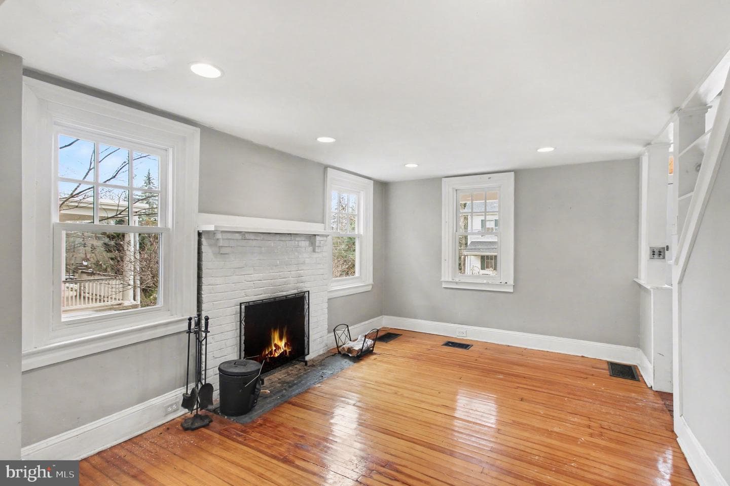 633 Walnut Lane photo 4
