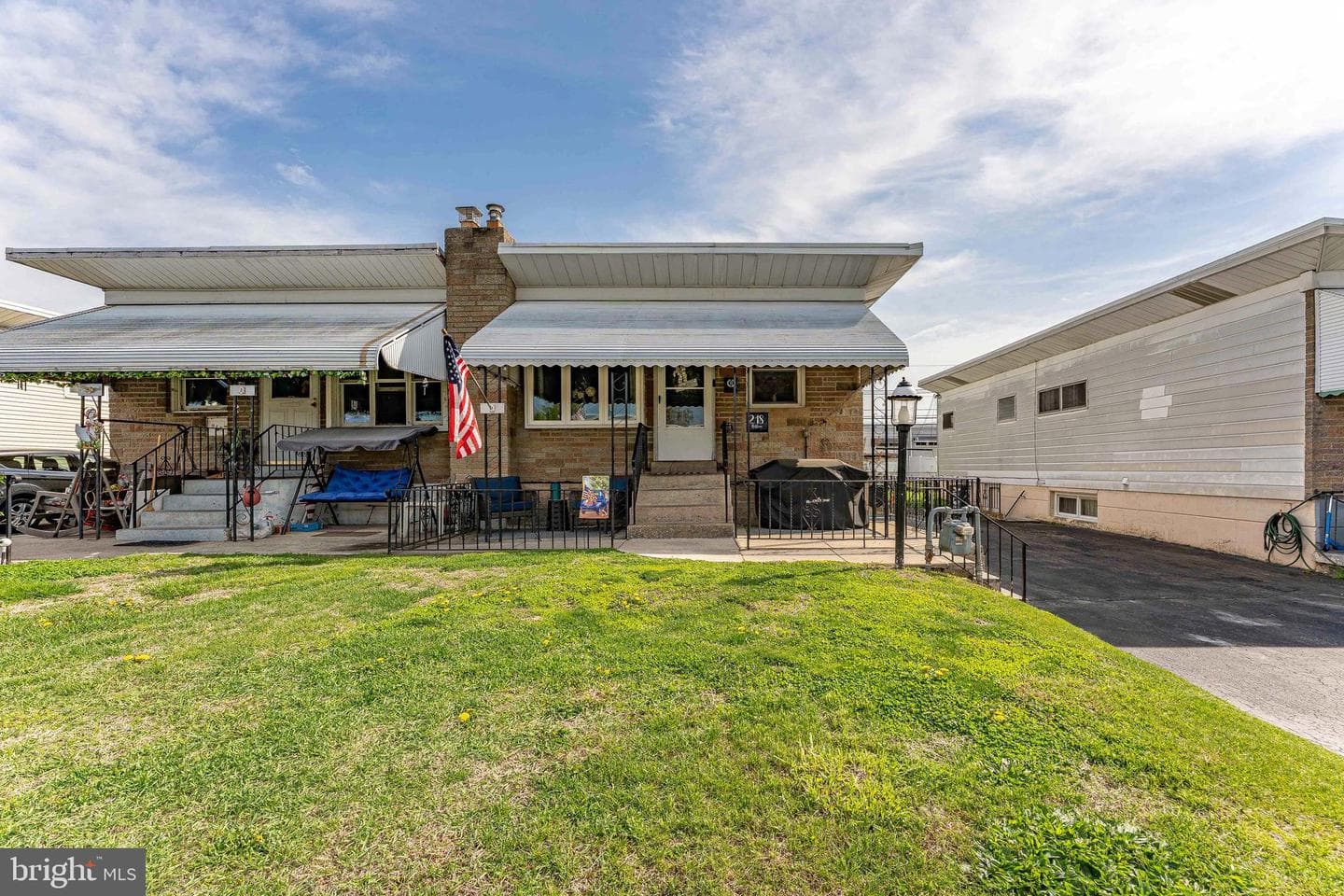 218 Hoffman Road photo 2