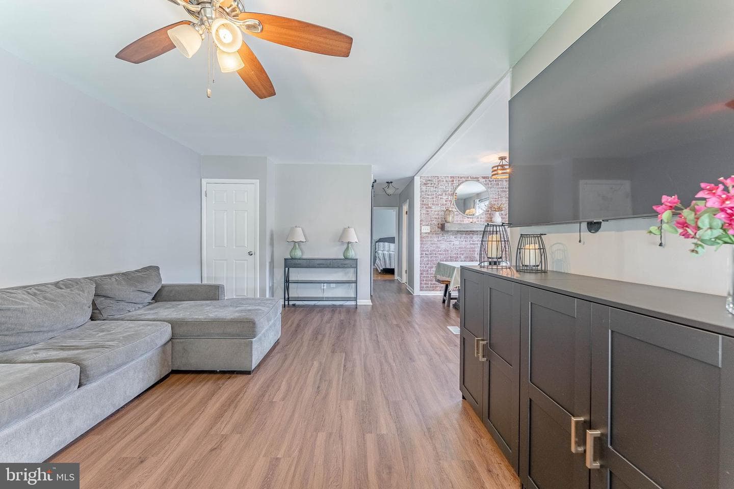 218 Hoffman Road photo 9
