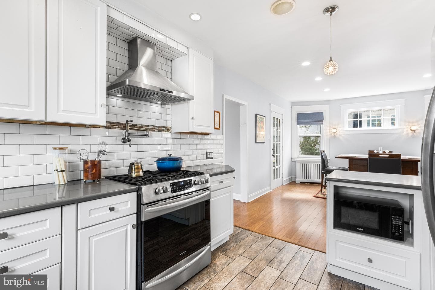 521 Strathmore Road photo 8