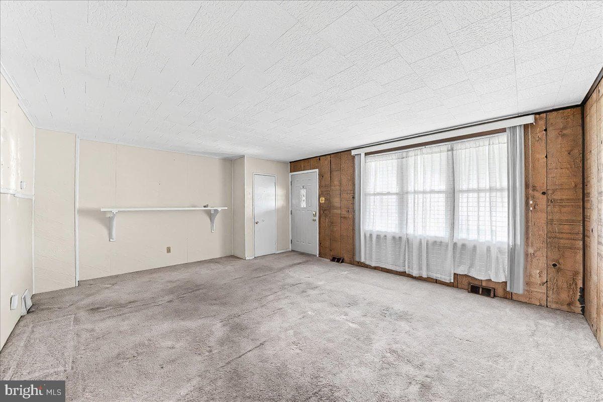 1515 Yates Avenue photo 5