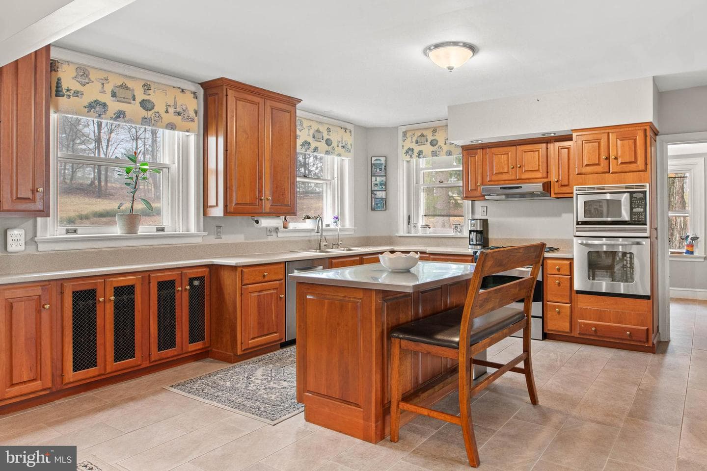 846 Maplewood Road photo 17