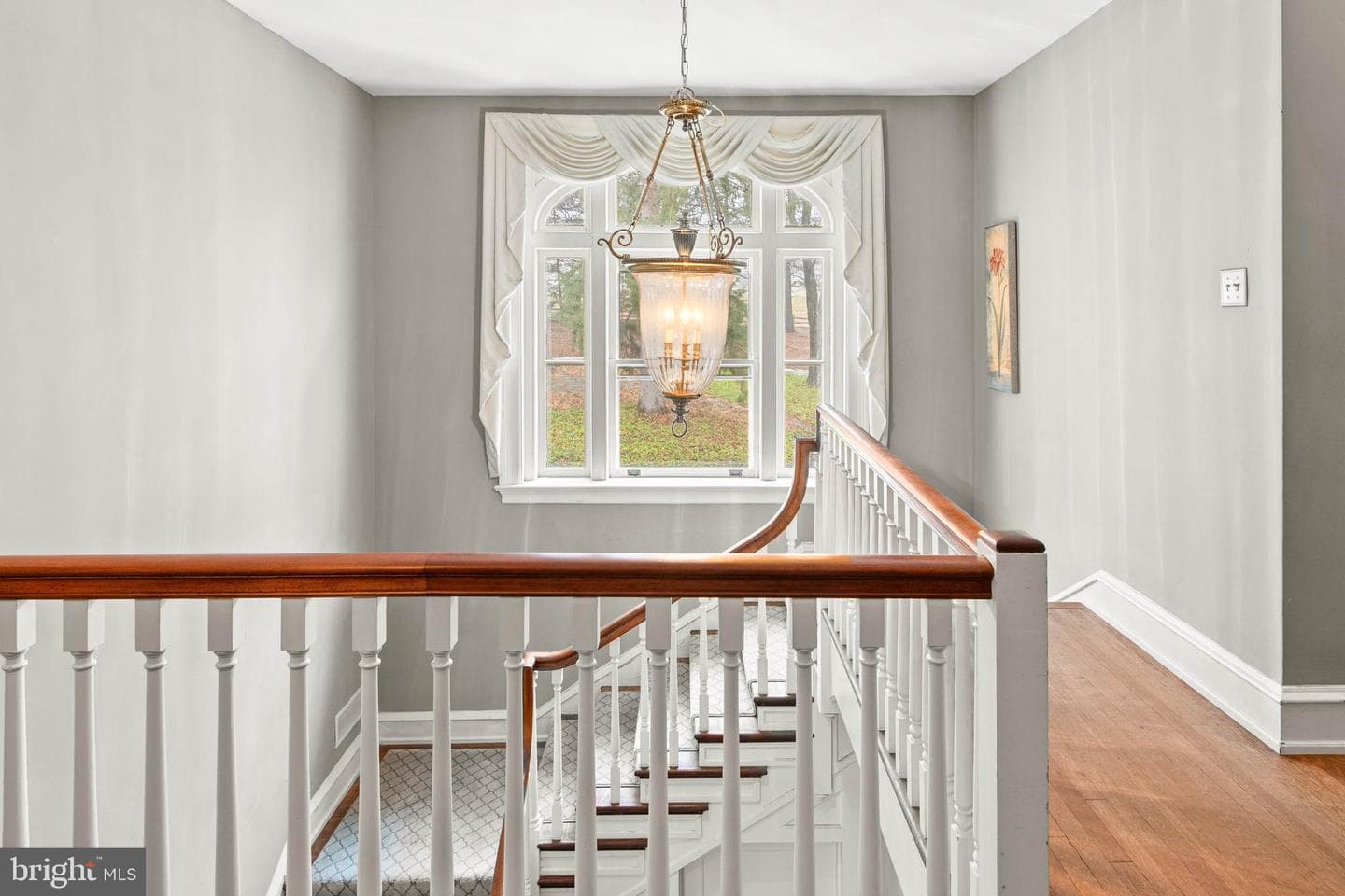 846 Maplewood Road photo 25