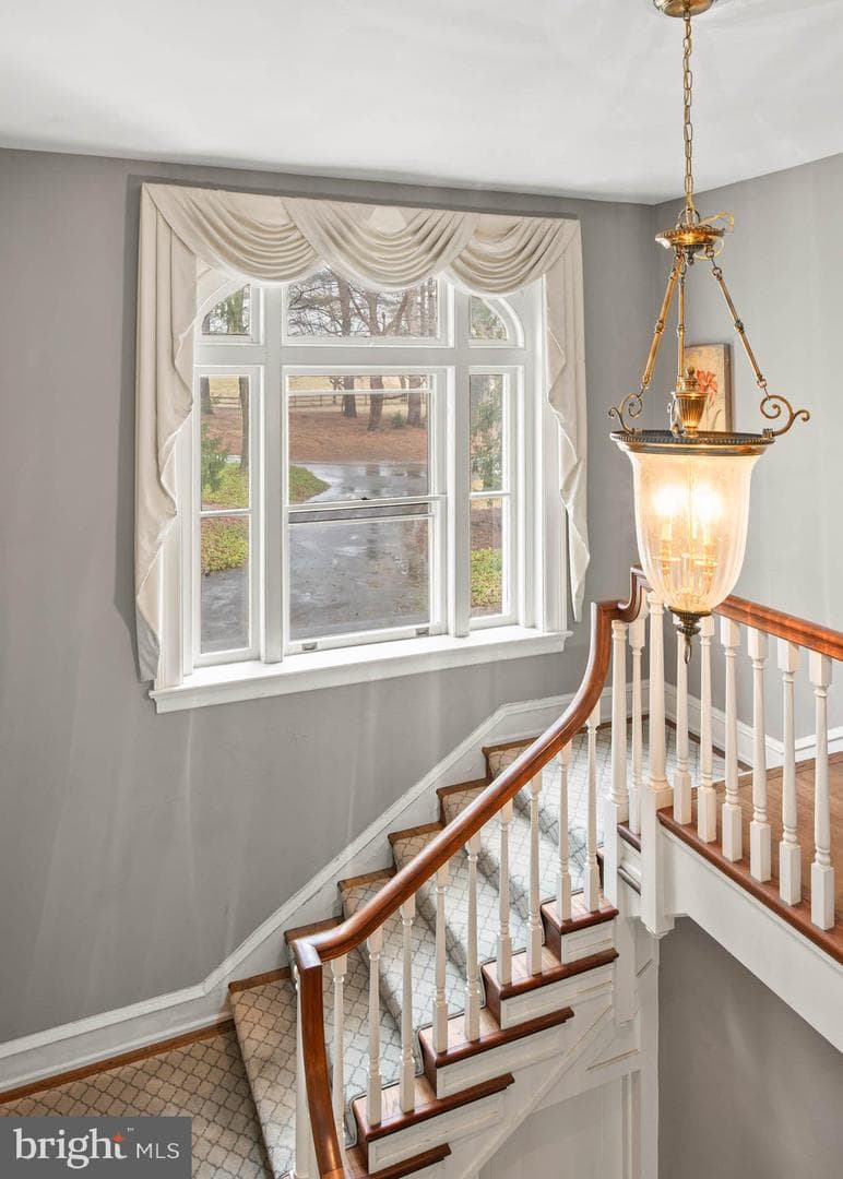 846 Maplewood Road photo 27