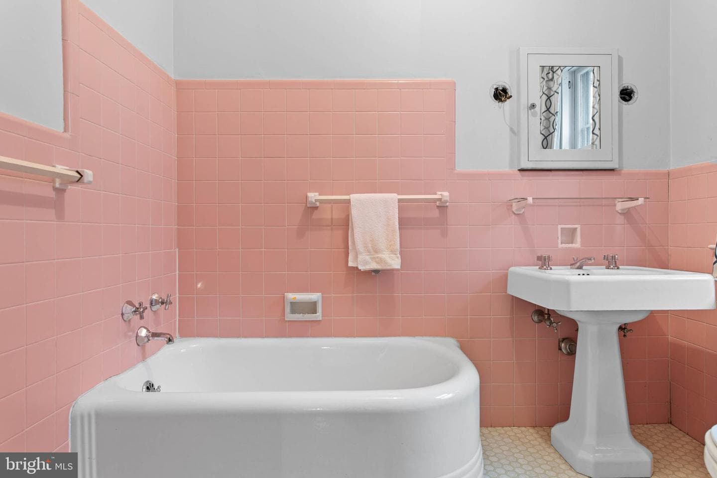 846 Maplewood Road photo 40