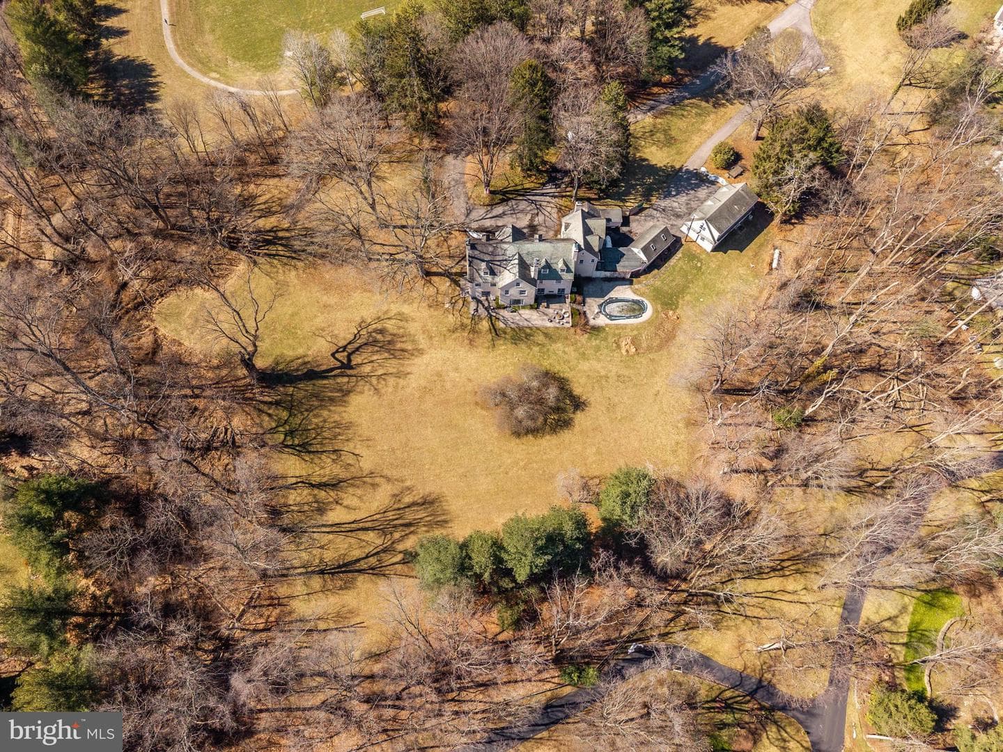 846 Maplewood Road photo 52