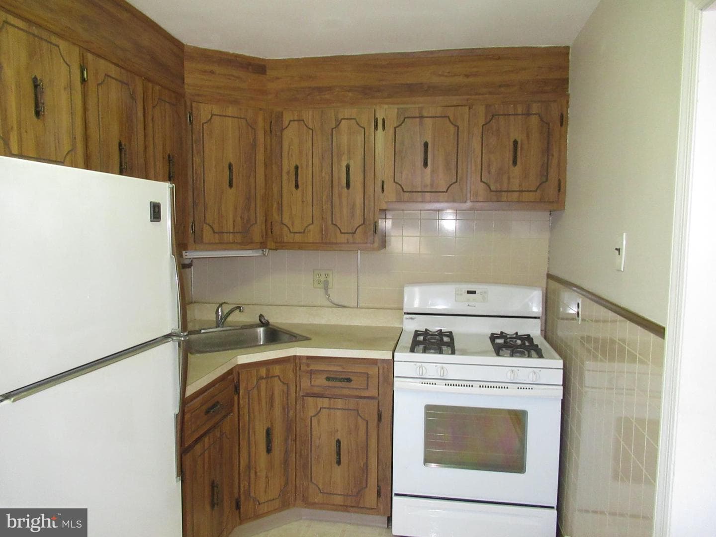 654 Beech Avenue photo 7