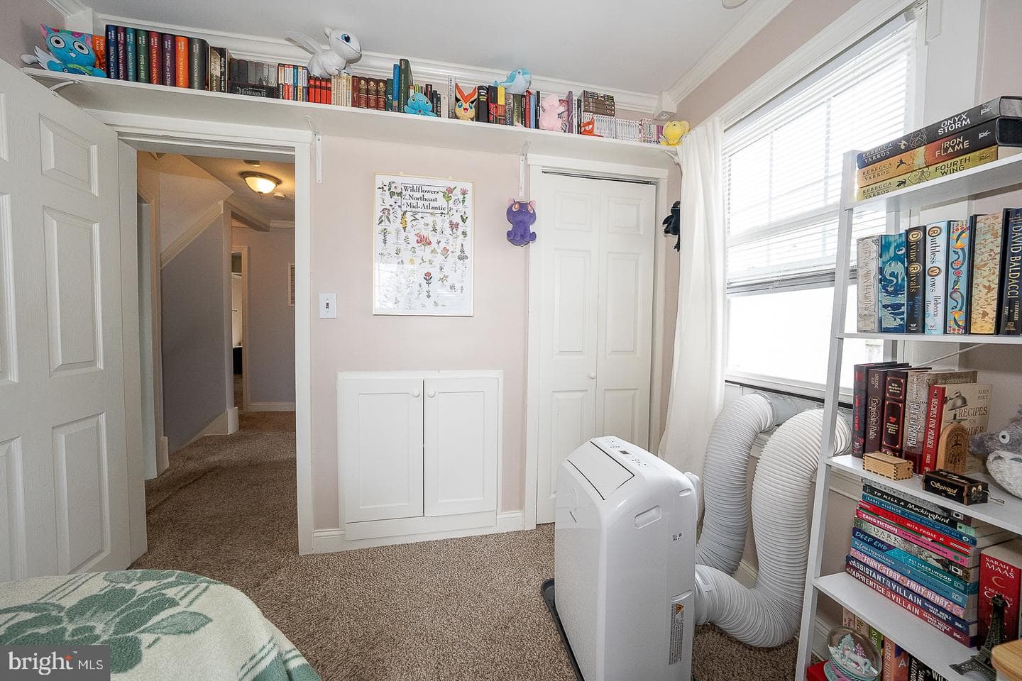 240 Wadas Avenue photo 40