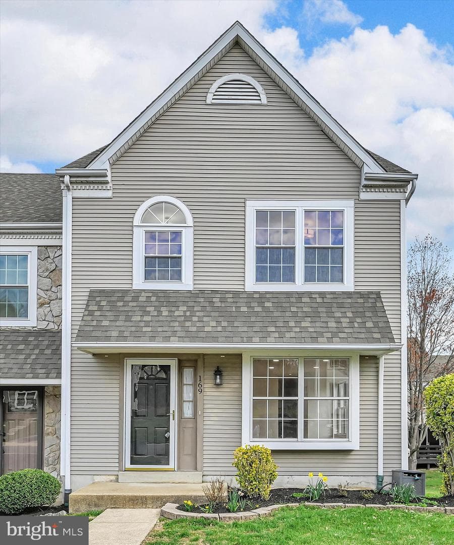 169 Judy Way photo 1