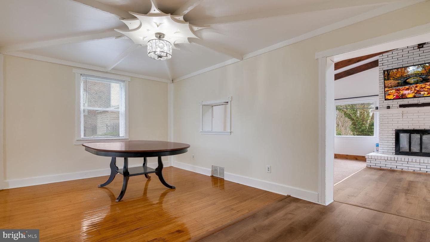 907 Kenwood Road photo 9