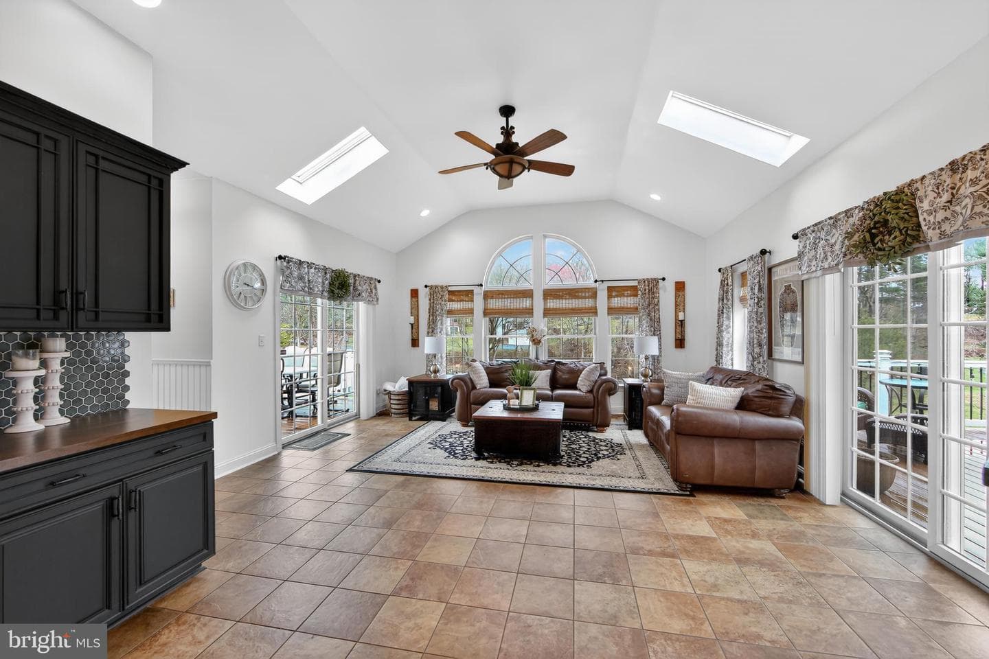 367 Mount Alverno Road photo 20