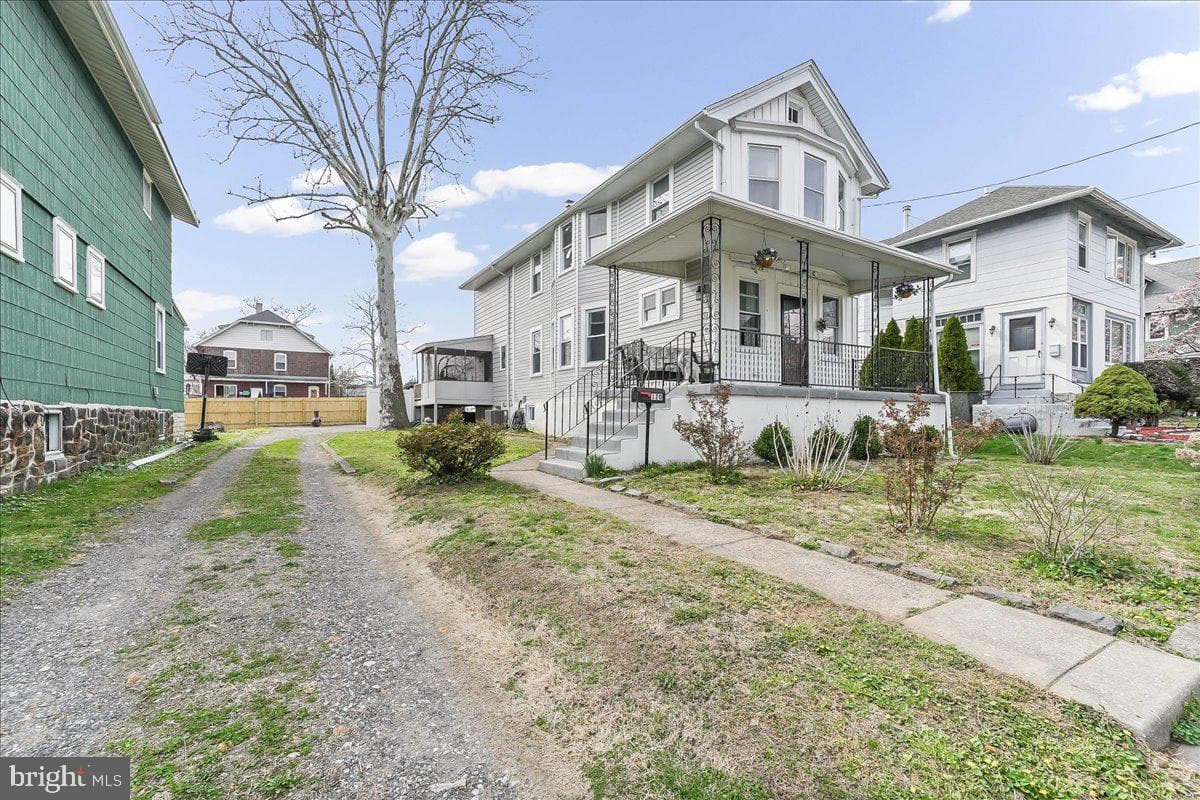 120 Lewis Avenue photo 2