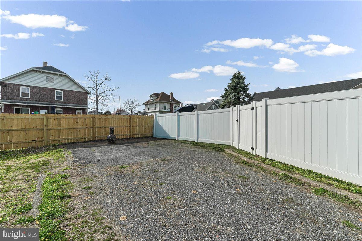120 Lewis Avenue photo 29