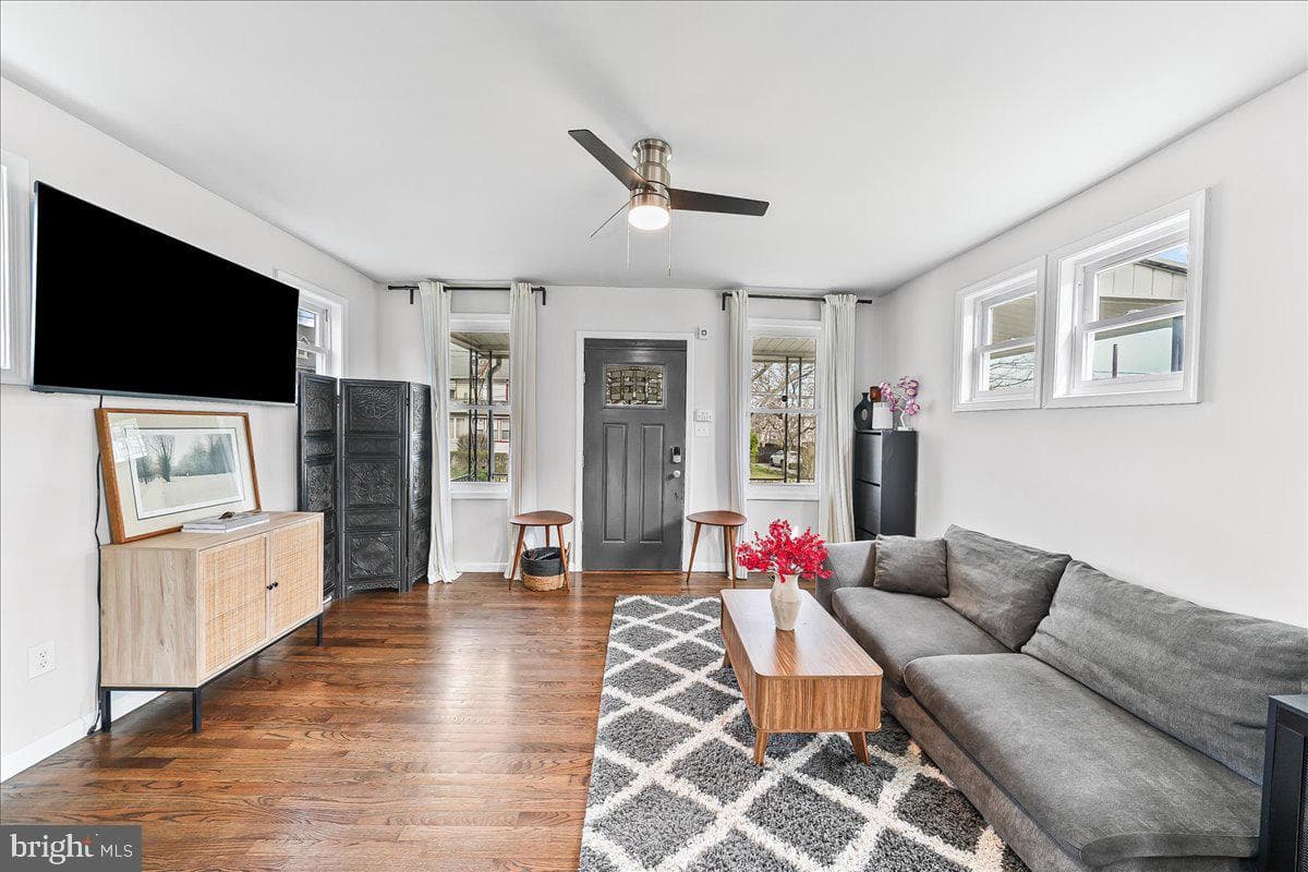 120 Lewis Avenue photo 4