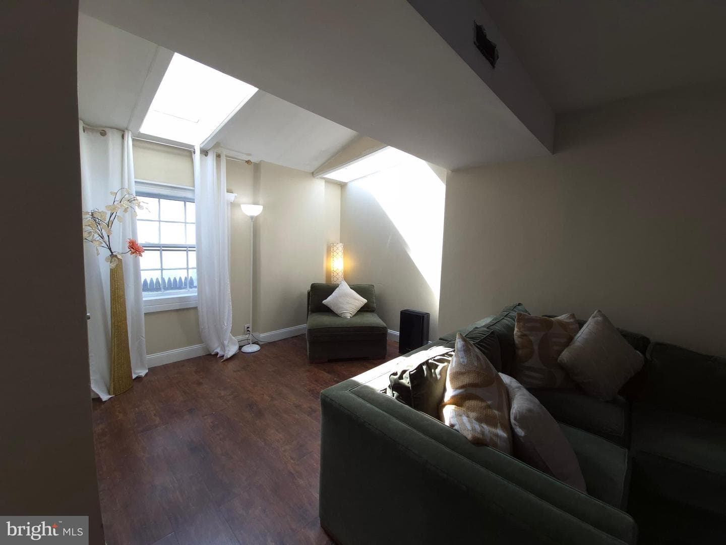 916 Spruce Street photo 10