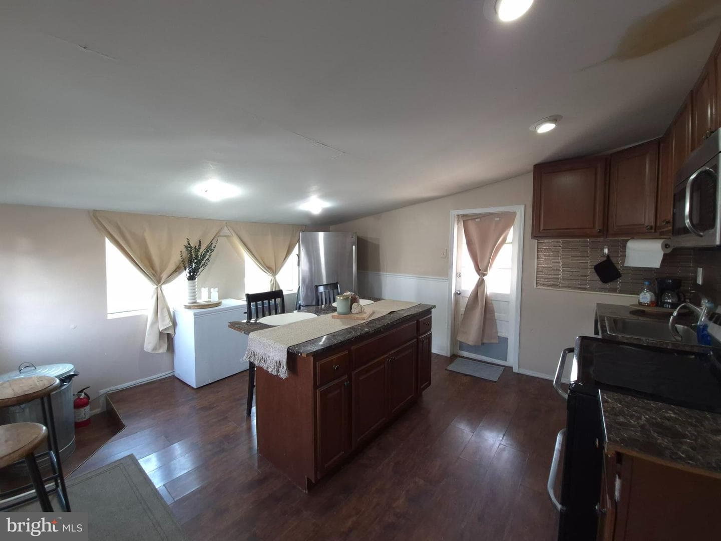 916 Spruce Street photo 20