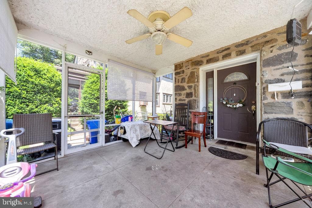 373 Upland Way photo 8