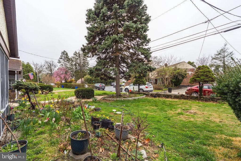 373 Upland Way photo 9
