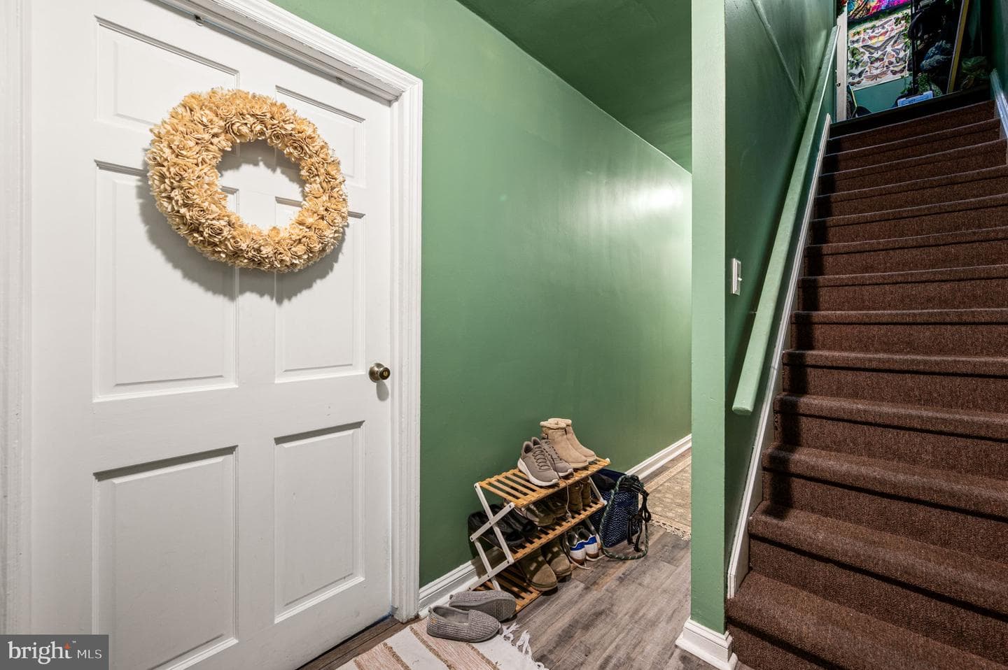 828 Derwyn Road photo 3