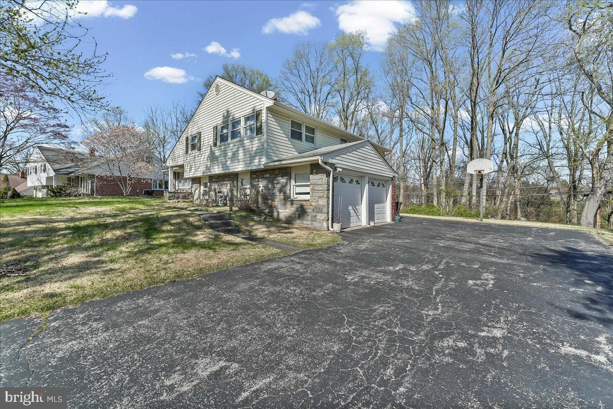 2509 Highland Avenue, Broomall