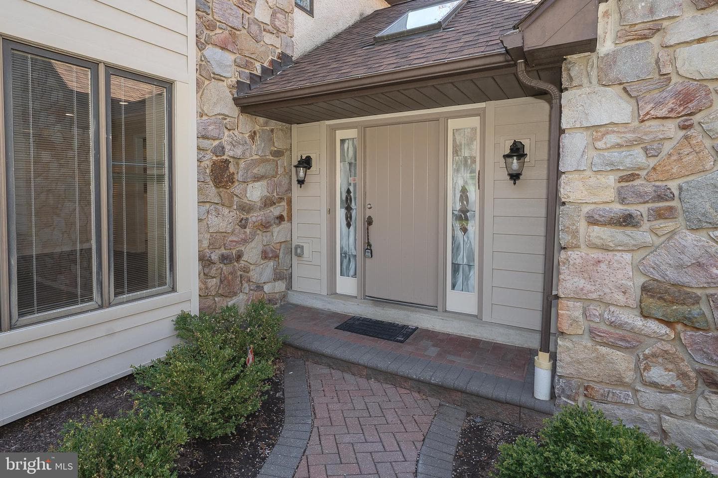 112 Cove Lane photo 2