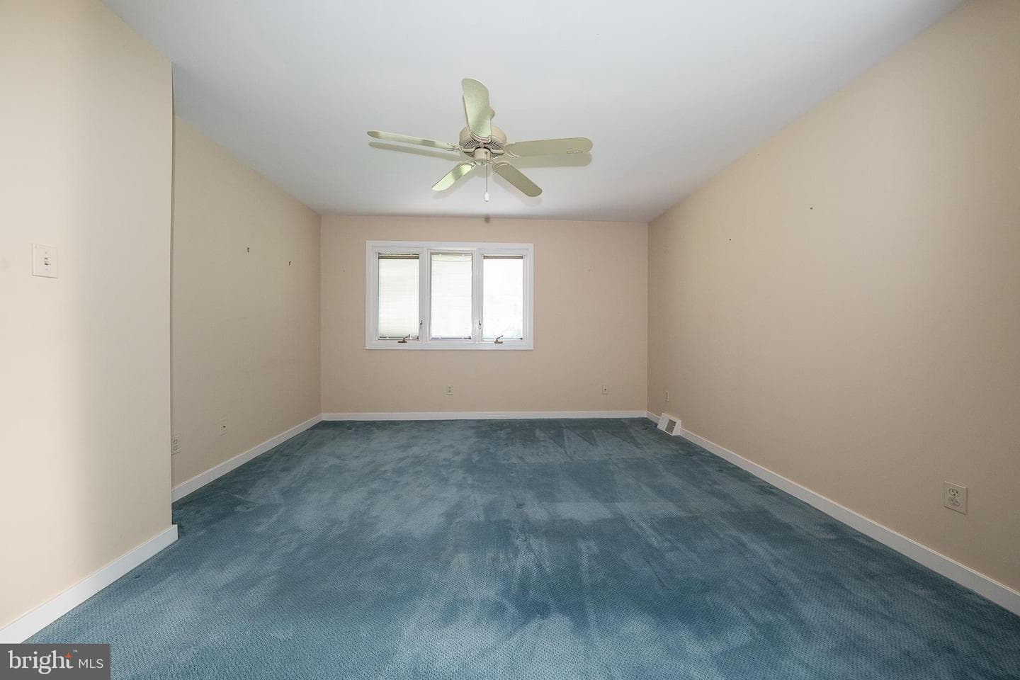 112 Cove Lane photo 32