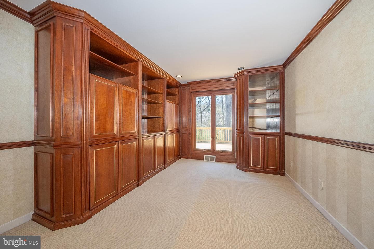 112 Cove Lane photo 4