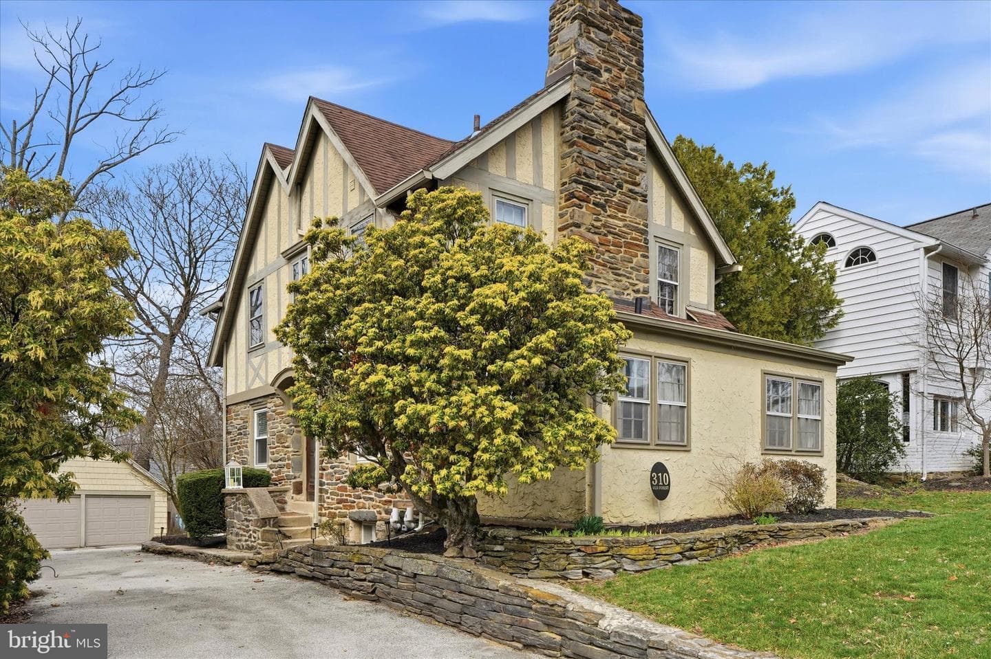 310 Old Forest Road, Wynnewood