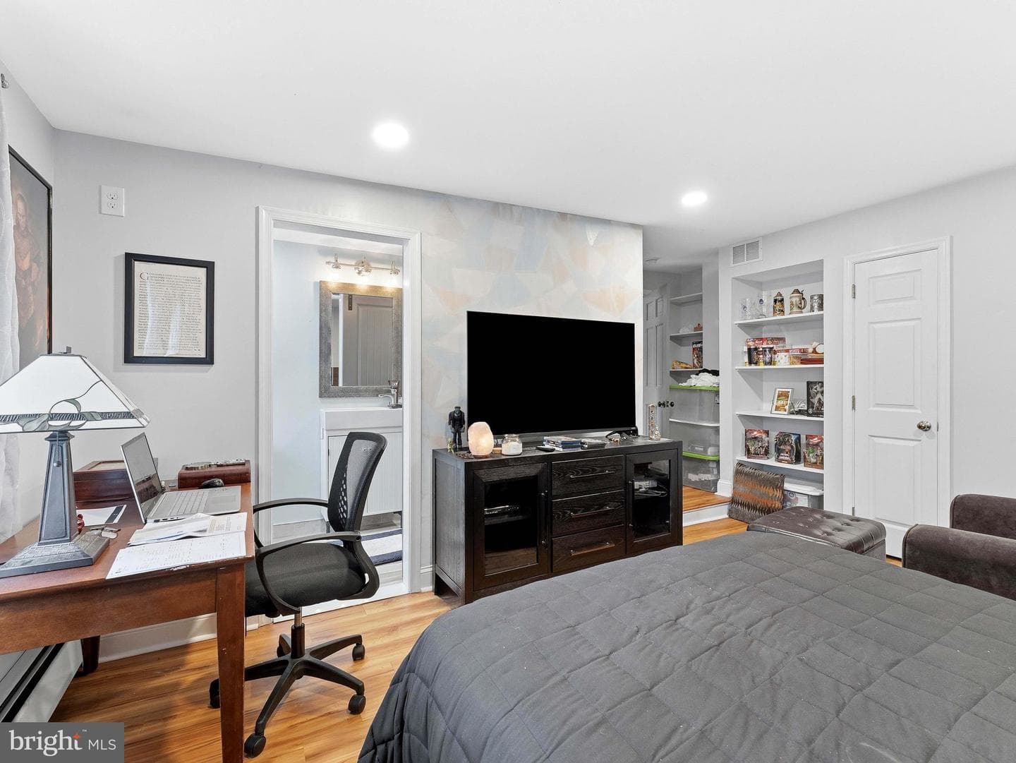 71 W Sproul Road photo 27