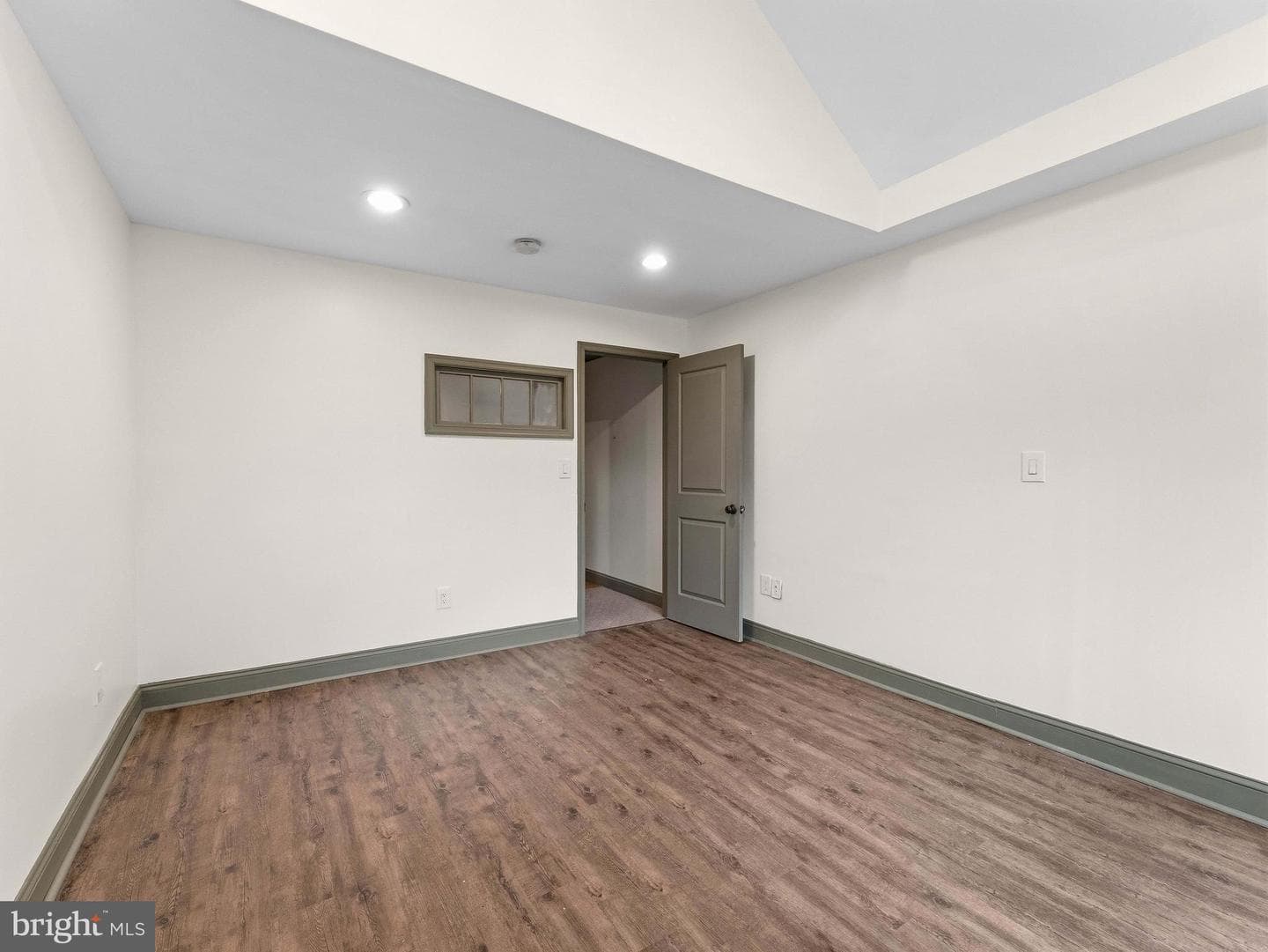 71 W Sproul Road photo 31