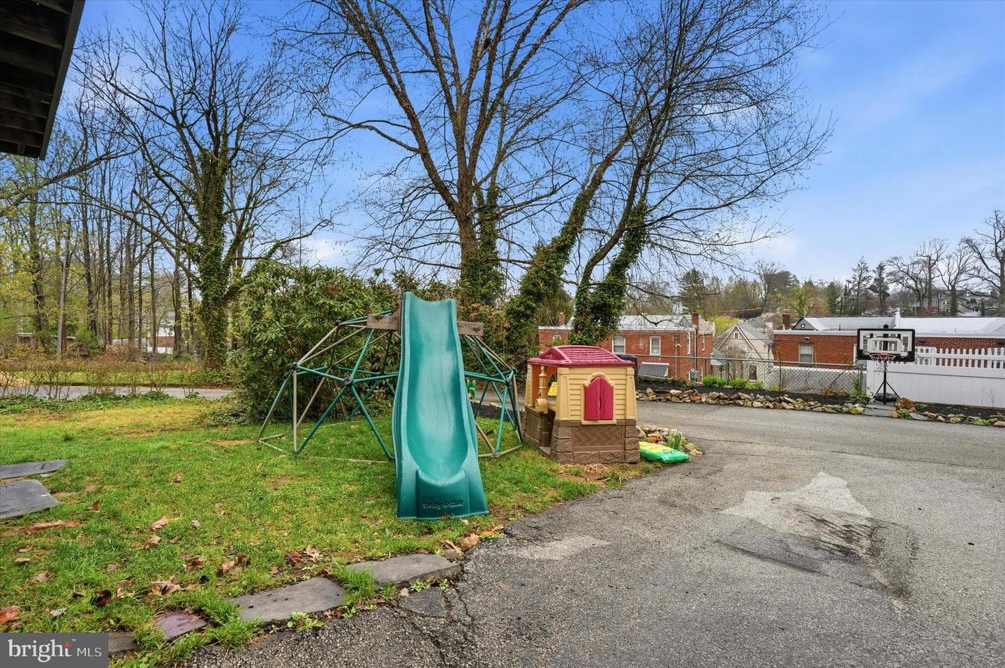 53 Waverly Road photo 24