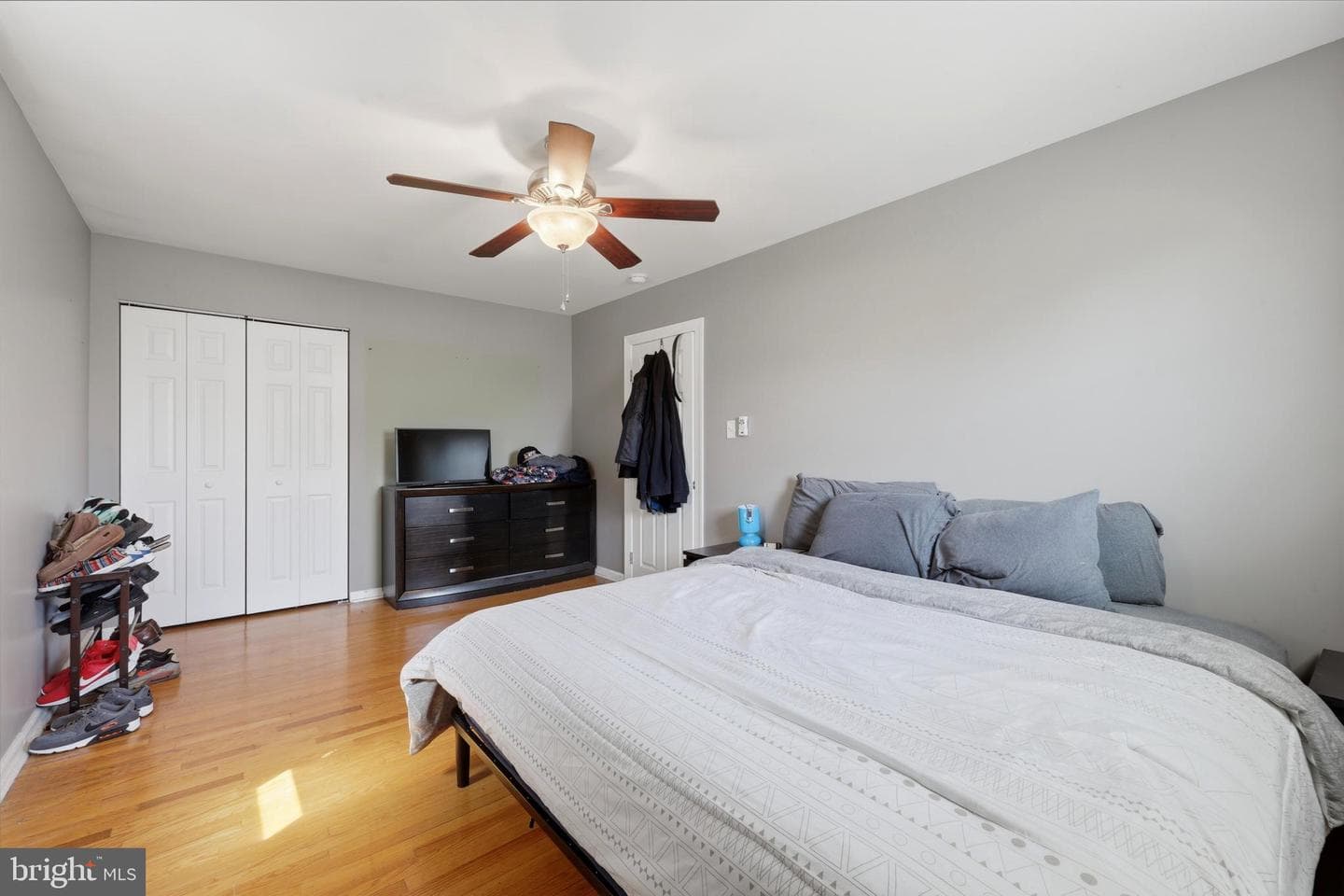 129 E Maple Avenue photo 10