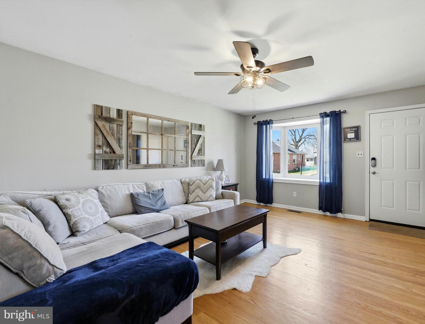 129 E Maple Avenue photo 4
