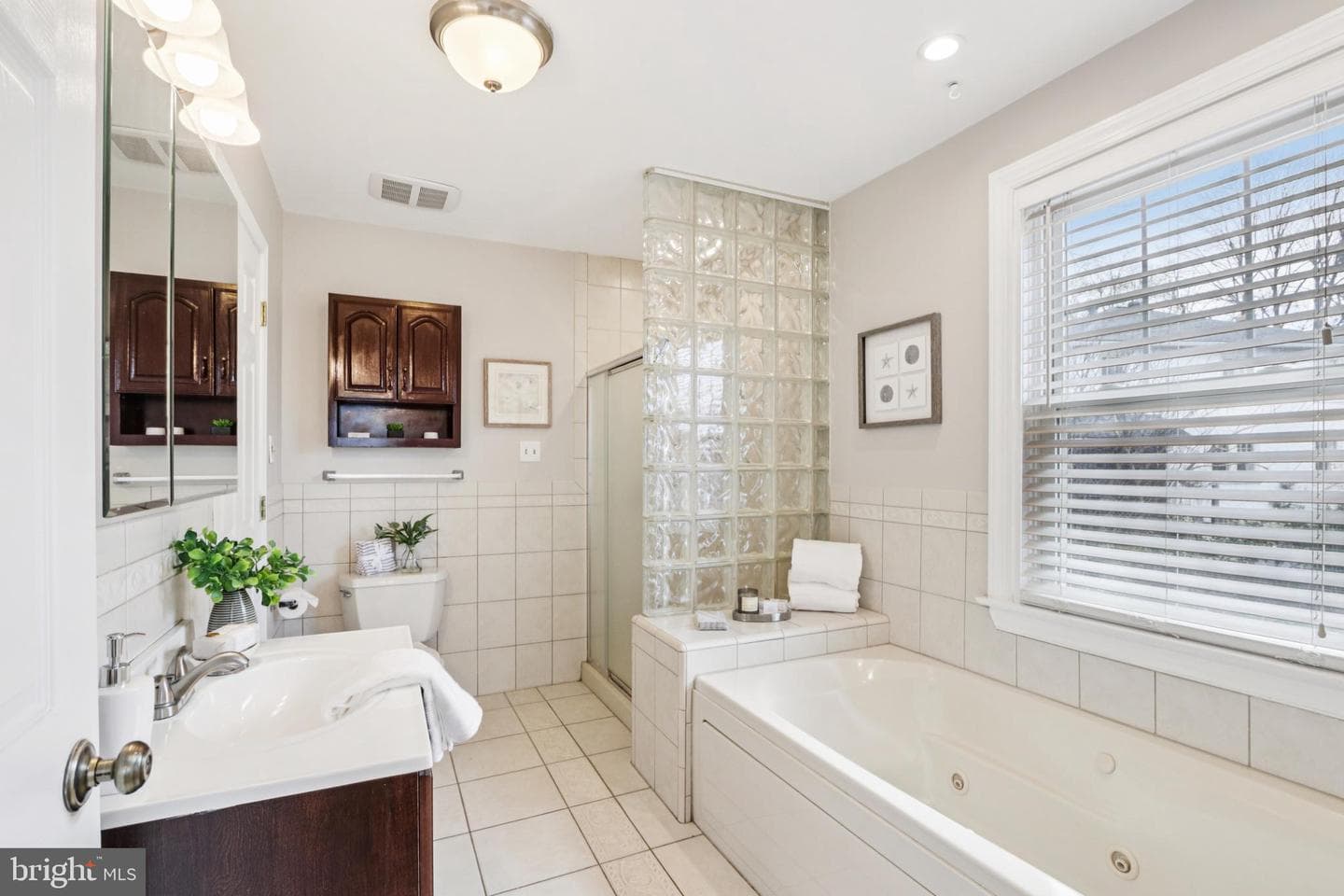205 N Aberdeen Avenue photo 28
