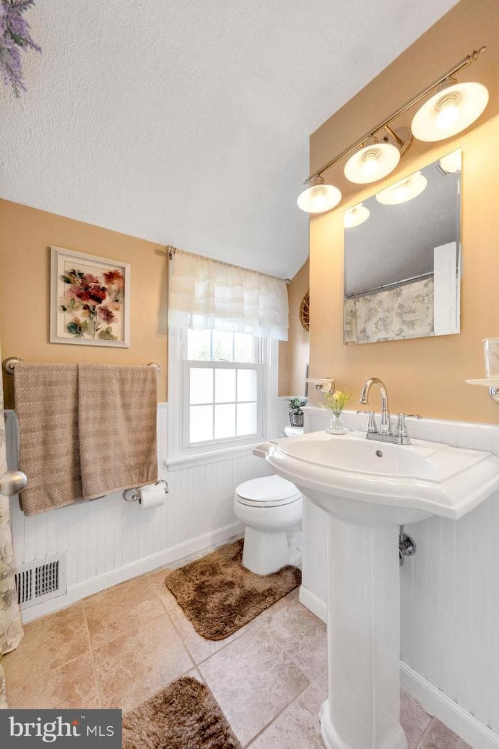 409 Holmes Road photo 25