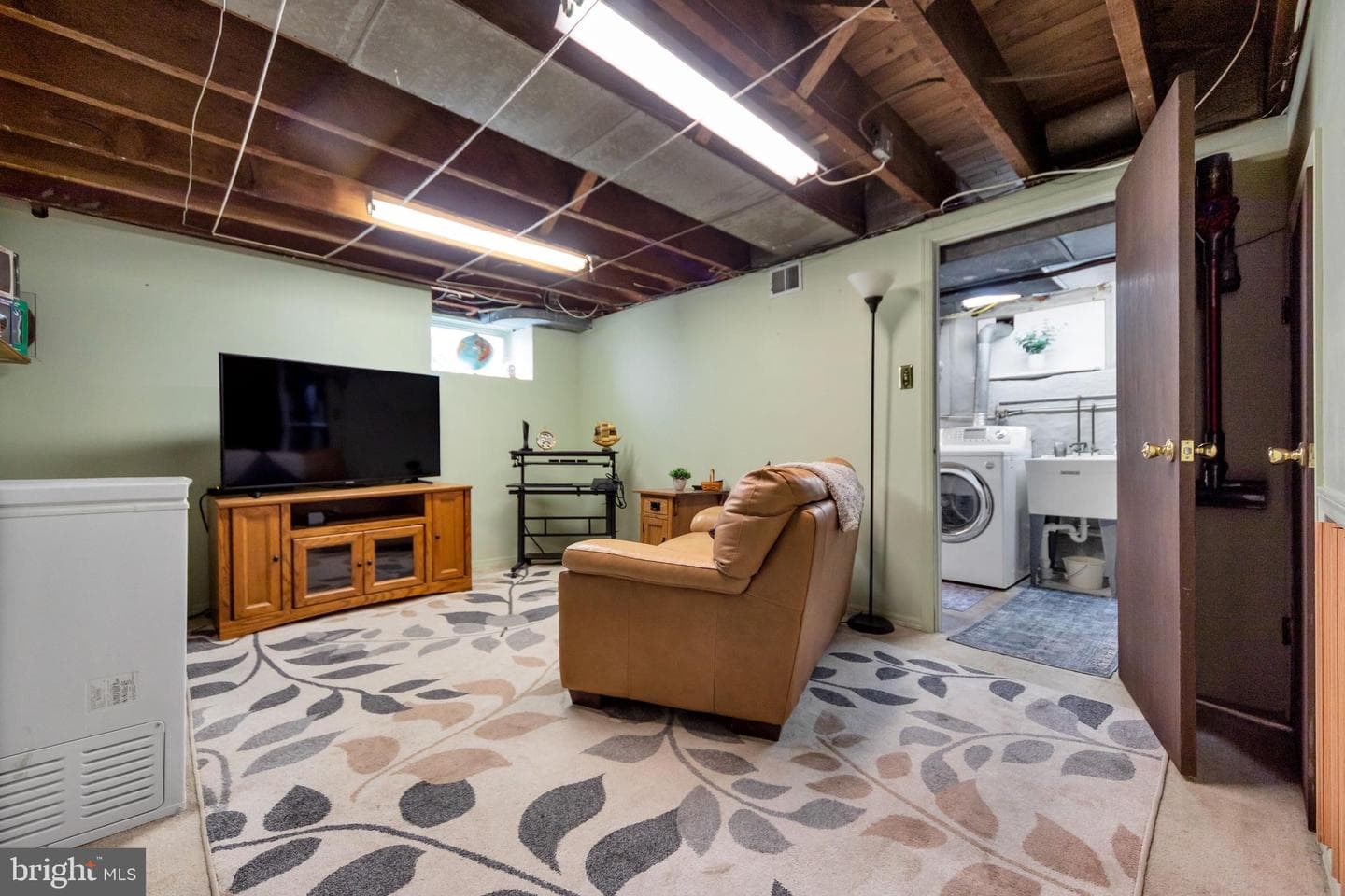 409 Holmes Road photo 26