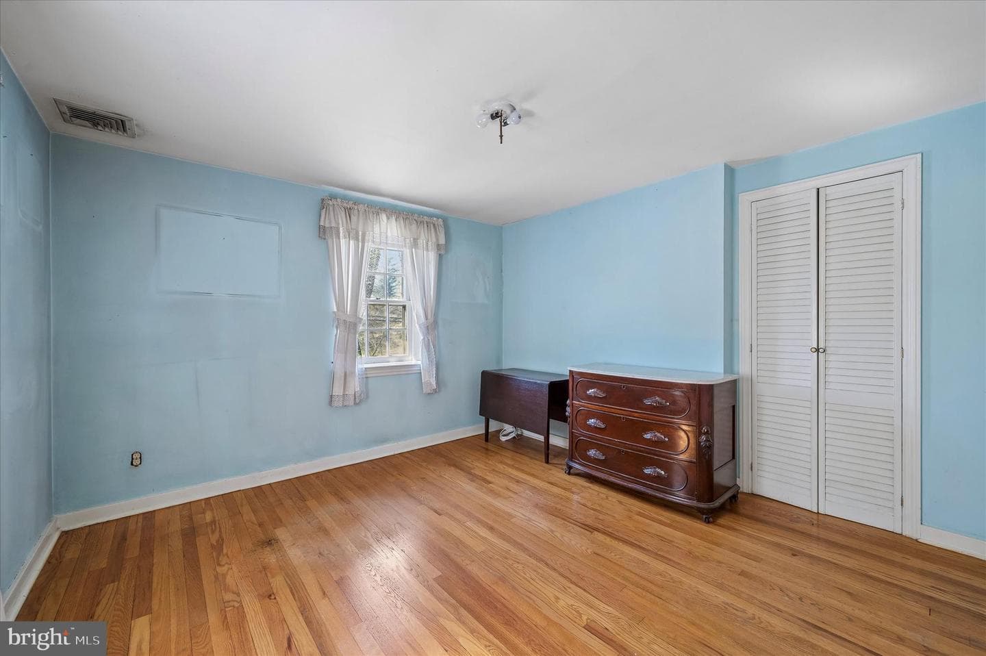 125 S Sproul Road photo 15