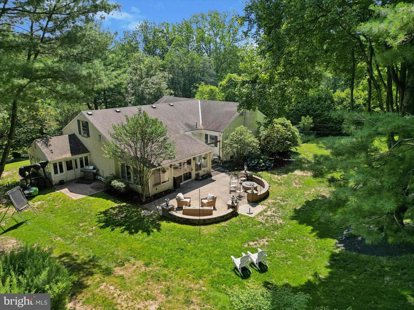 770 Robinhood Road photo 32