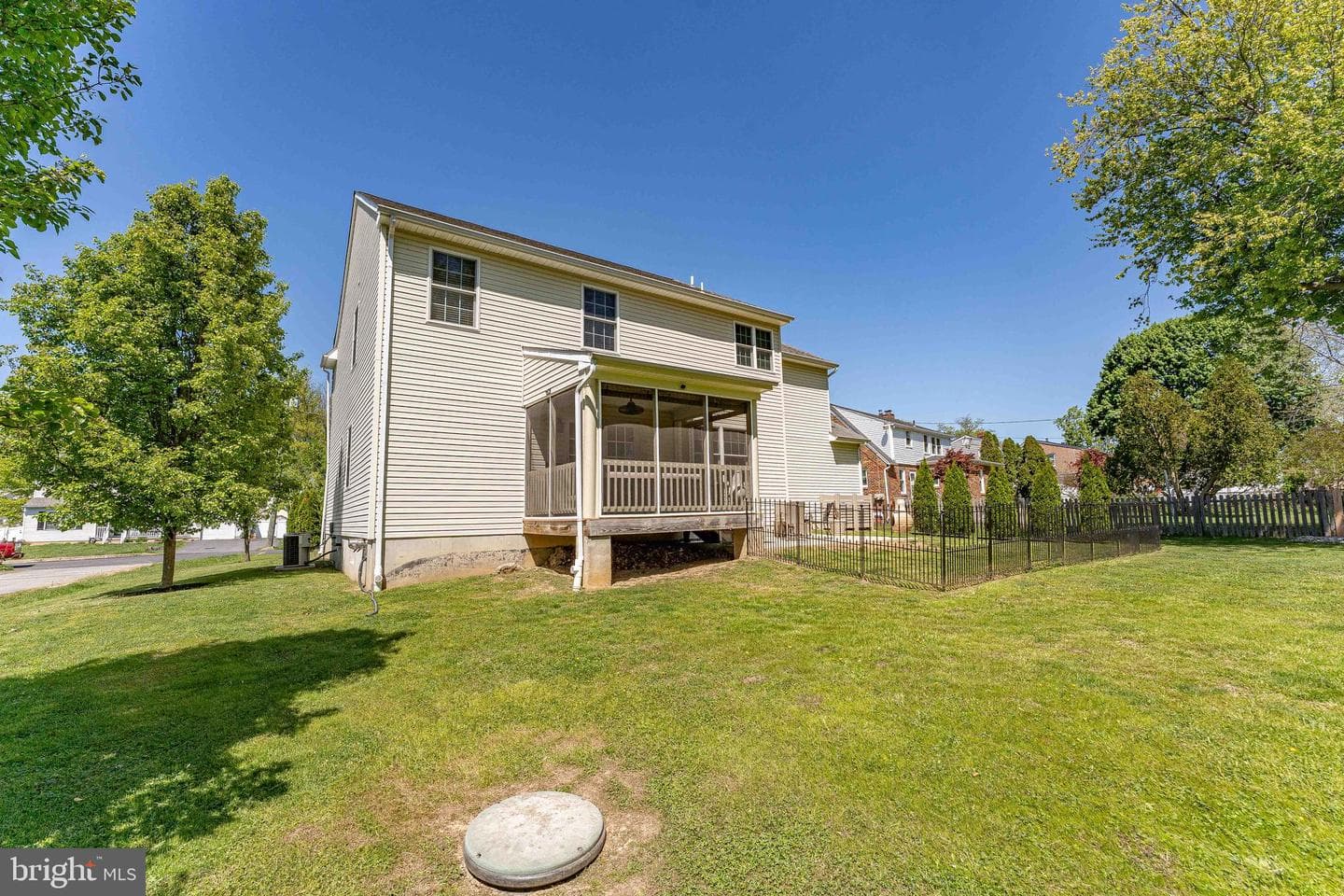 209 W Forestview Avenue photo 49