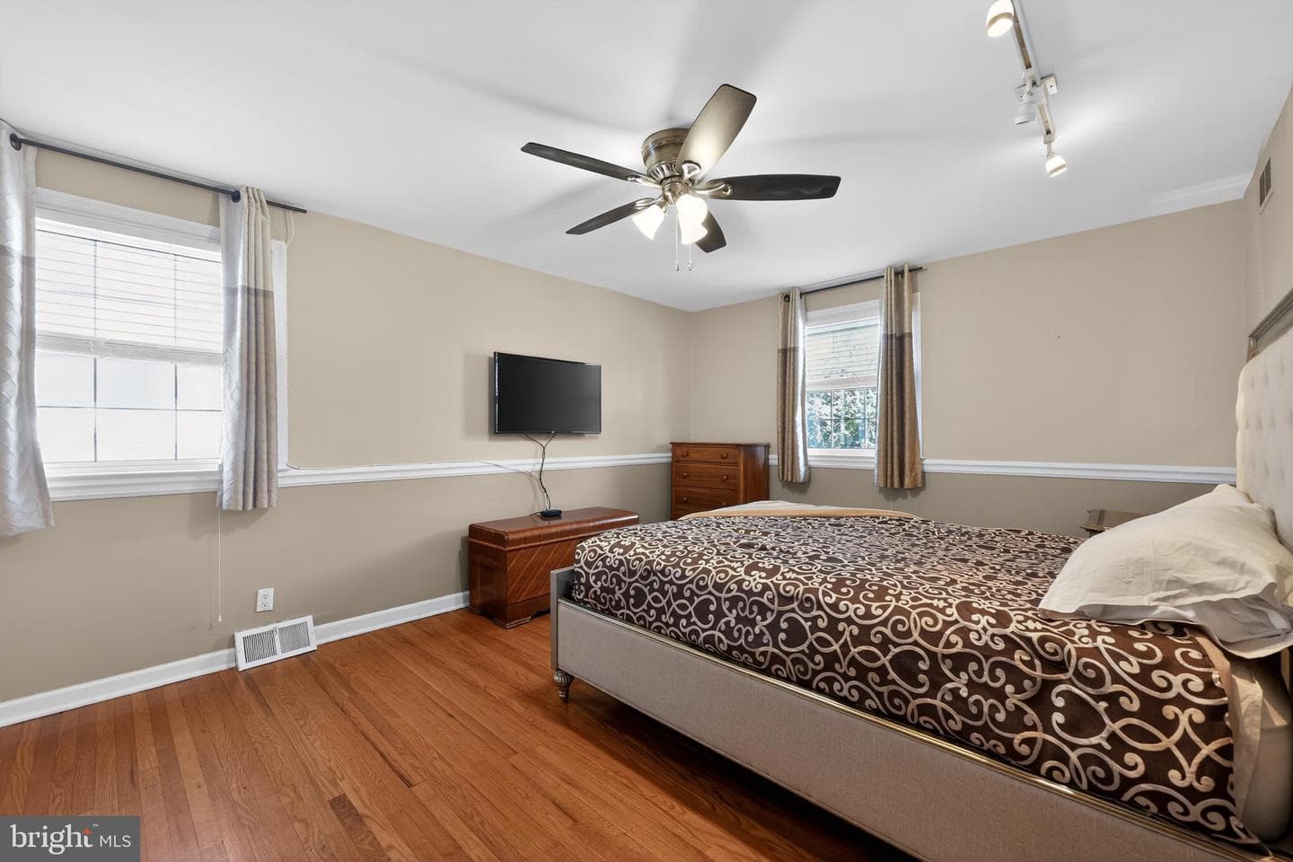 305 Somerset Place photo 31