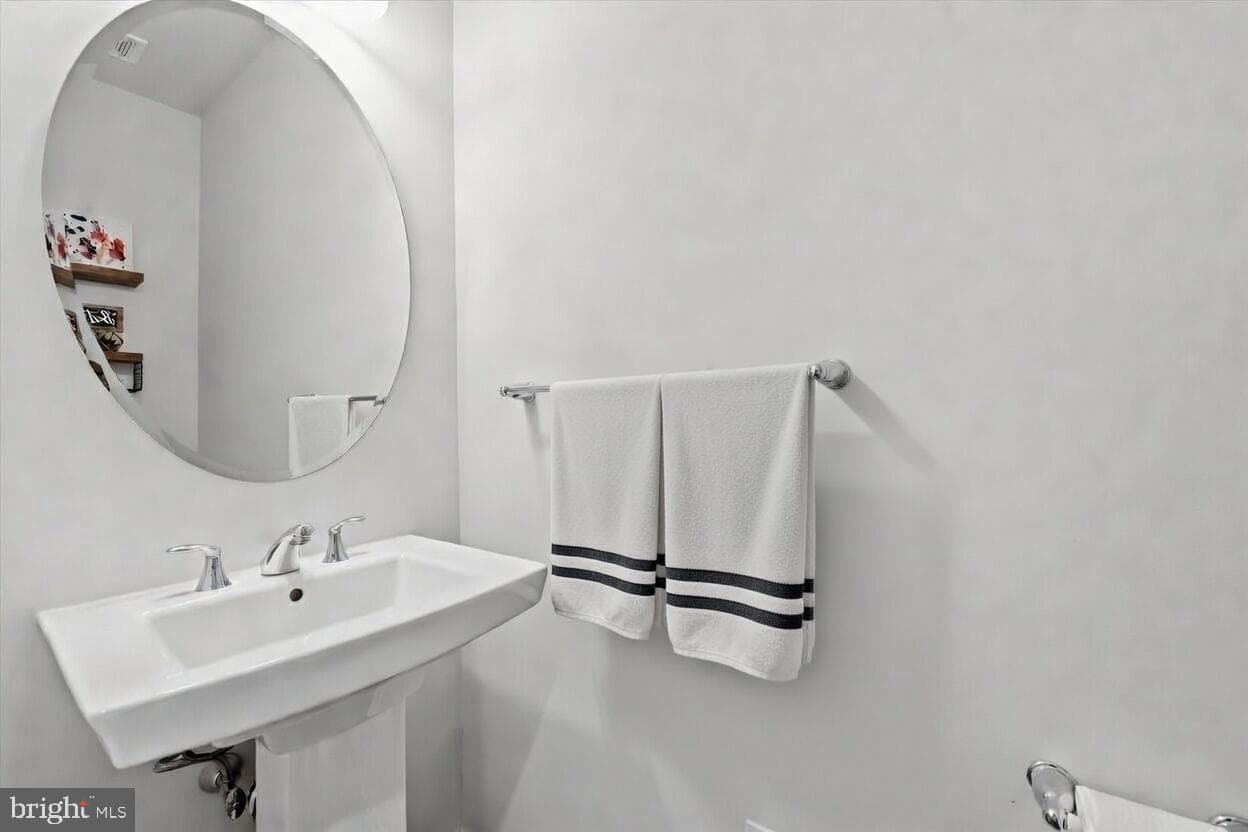 746 Switchman Road photo 23