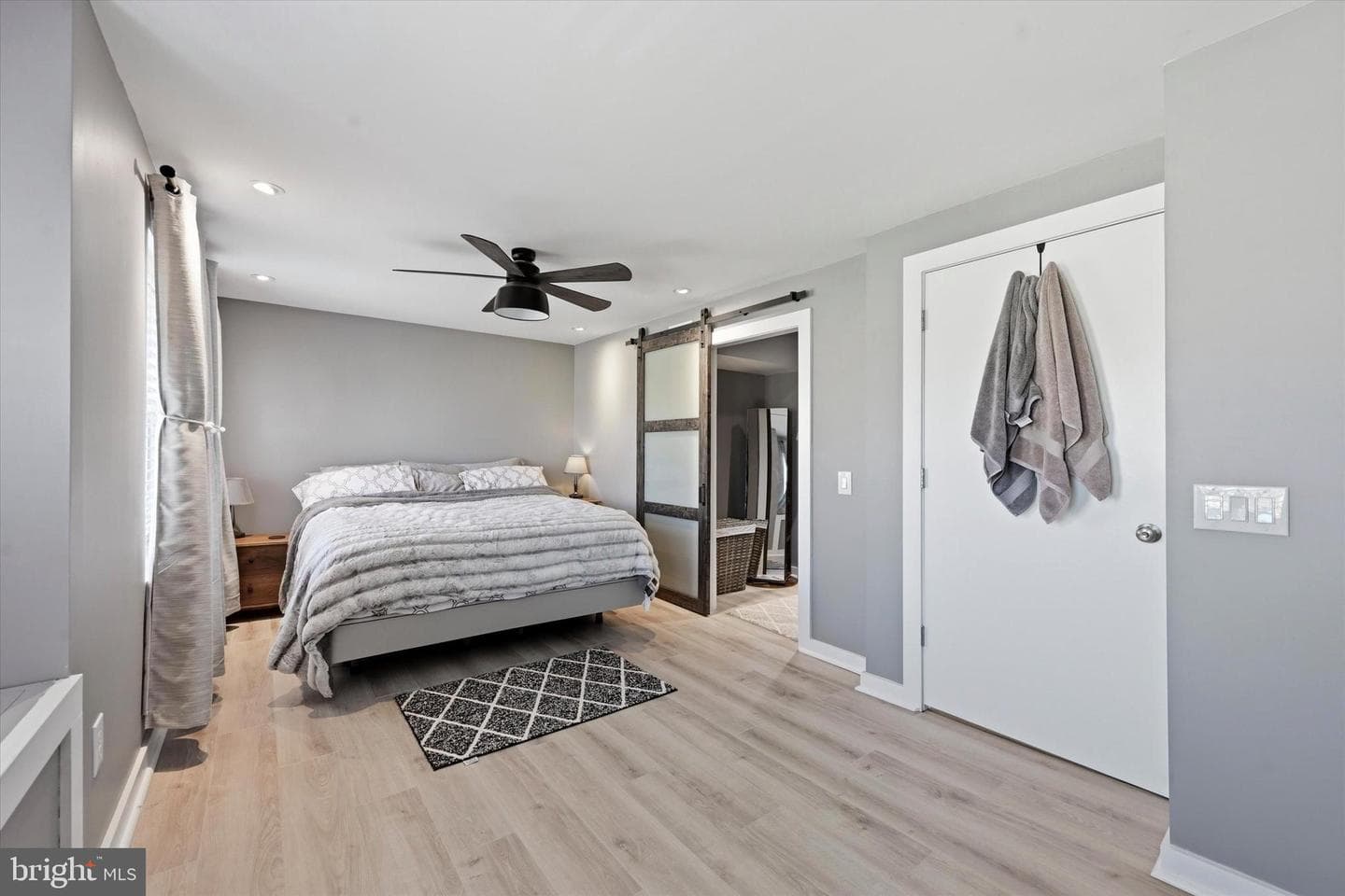 1416 Summit photo 11