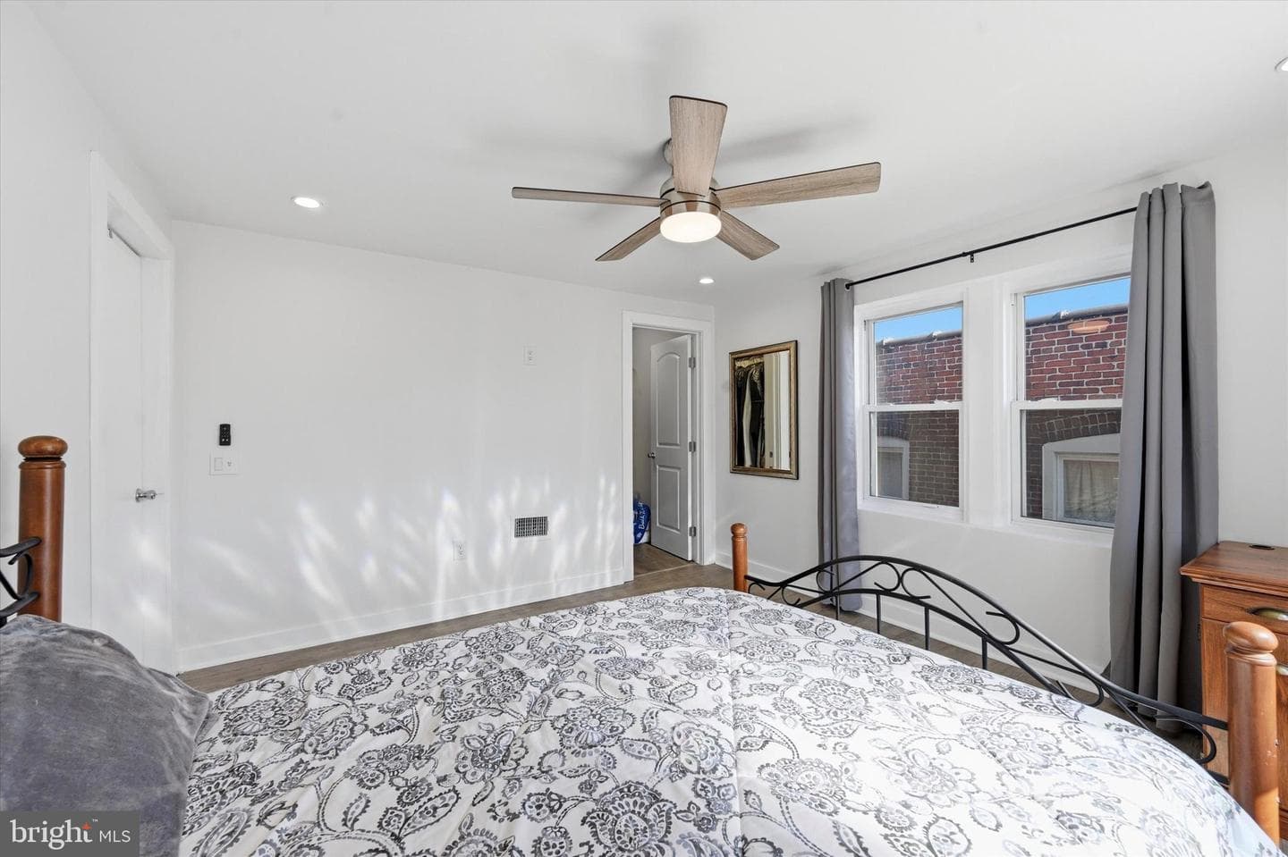 1416 Summit photo 17