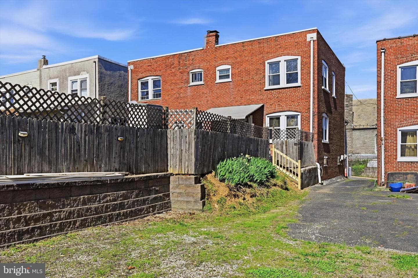 1416 Summit photo 25