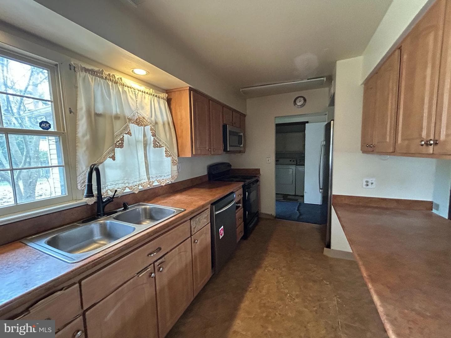 527 Cherry Lane photo 6